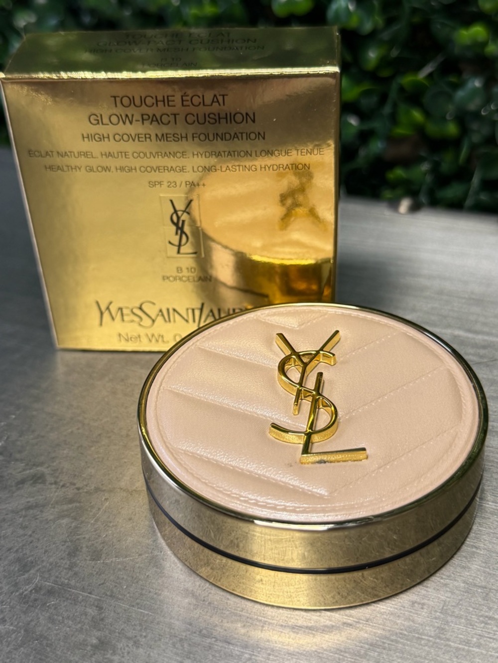Yves Saint Laurent Touche Éclat Glow-Pact Cushion Foundation - B10